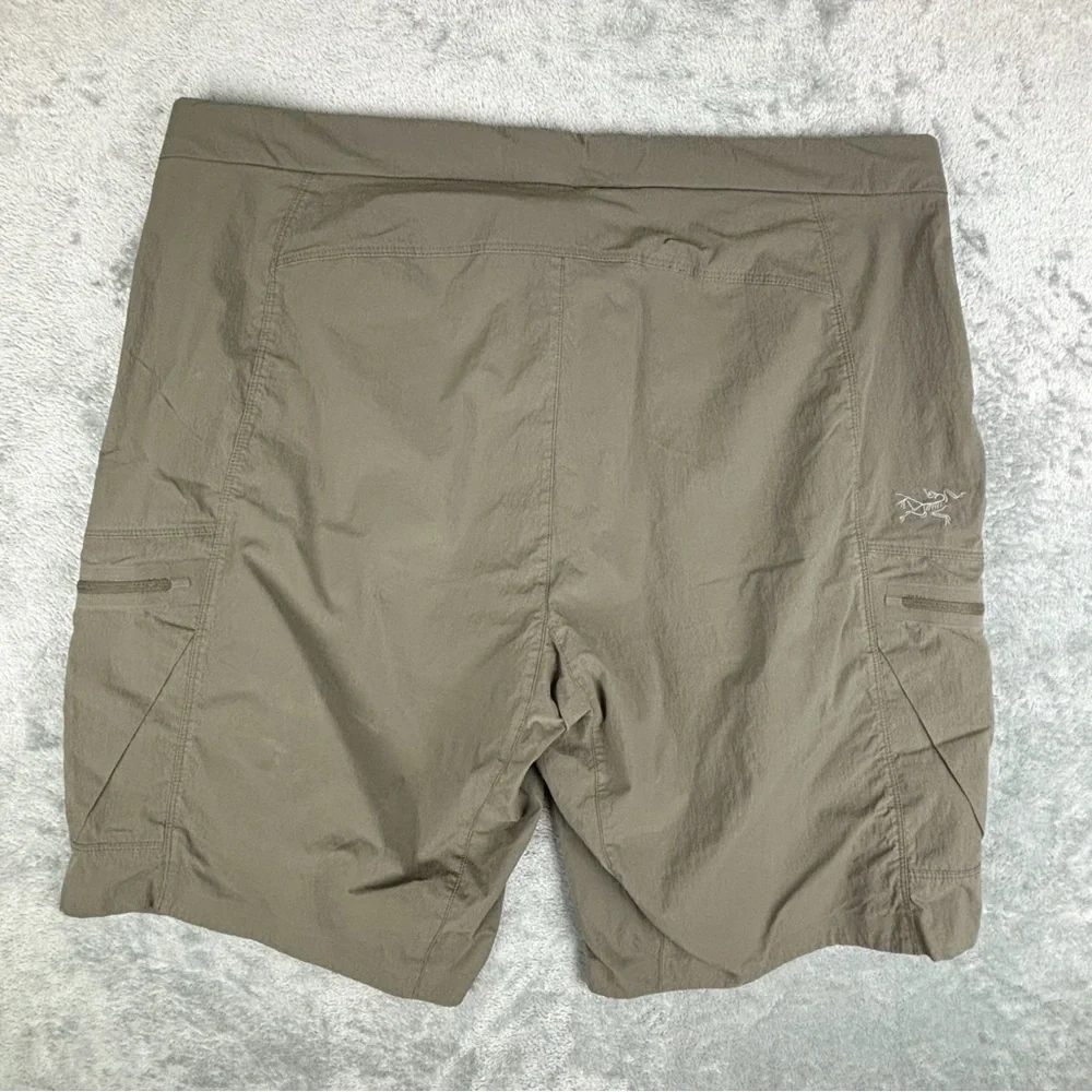 Arc'teryx Gamma Lightweight 9” Shorts 38 Green‎ Hiking Climbing Outdoor